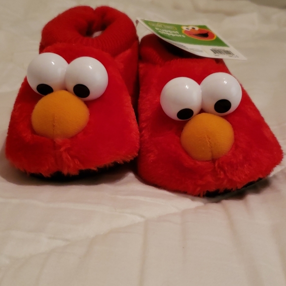 Elmo Puppet Slippers - Picture 3 of 5